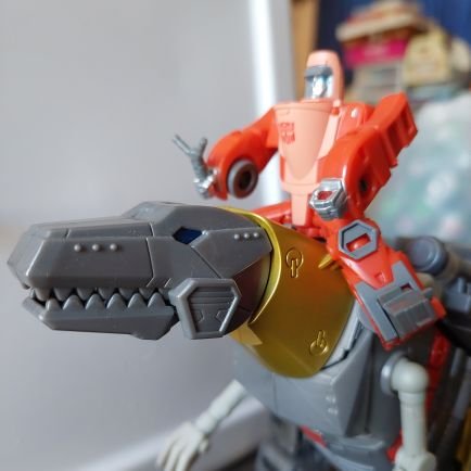 Philosophical Robot Dinosaur. Or Father of 1. Mediocre sculptor. Teller of stories. He/him