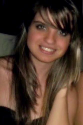eu amo ... filmes , @ferrerodi , rosa , gelatina de morango, @nxzerooficial fotografia ,musicas que diz exatamente o que eu sinto.