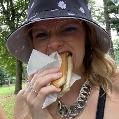 primetimepaige's profile picture. my life is not a joke but I make it one 💃she/her