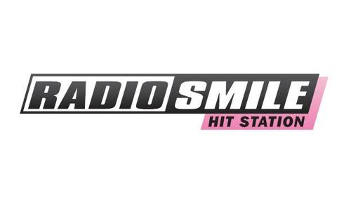 Chiudi gli occhi e accendi Radio Smile Hit Station......Dagli anni 80 ad oggi il suono che ti cattura .