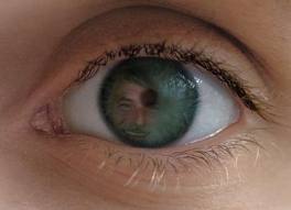 Sou extrovertido,brincalhão e gosto de fazer amizades.Segue que eu sigo de volta