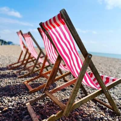 Re8eccaCox's profile picture. Mum, Wife, CEO, MA, FFCCT, NLE, MHFA trained, lover of learning and believer in philanthropy 👂🏼