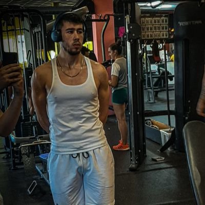 huugo_28's profile picture. 19.
📍Madrid-Toledo