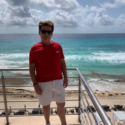 maxito2504's profile picture. Comunicación y Periodismo // Escribir es mi pasión // 1/5 @FangirleandoMx // Locución, televisión y redes sociales // 🇲🇽