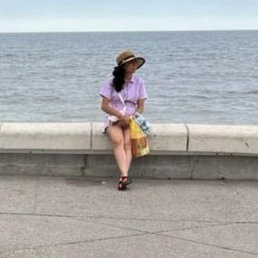 LuisaFer_Go's profile picture. Soy sarcástica por naturaleza, idealista por vocación, pero, sobre todo, aprendiz de vida por convicción.