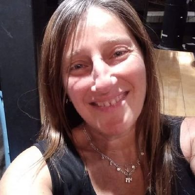 Psicopedagoga Bilingüe de profesión ejerciendo, también realizo taller de canto y guitarra básica para niños y adultos. Mi lema : Somos Amor ❤️