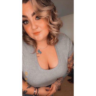 30•single mom•stupidly funny… sometimes 👌🏼  • 📸 👻 daniii_lionnn