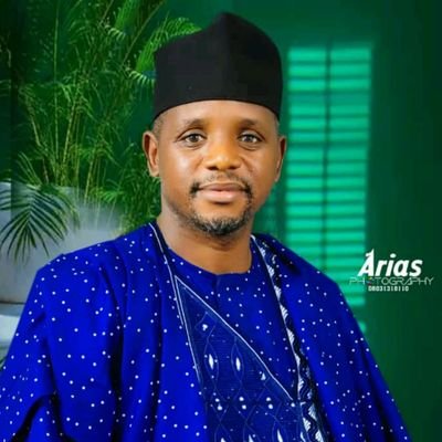 GilashiInuwa's profile picture. reading Quran