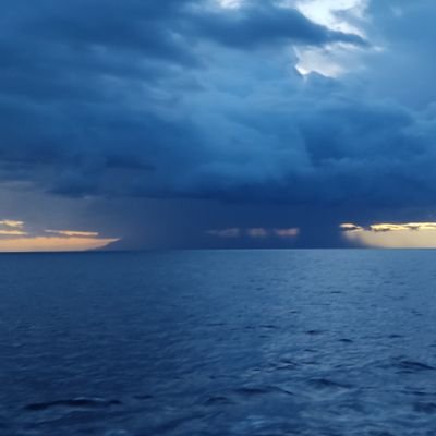 Ruslbol's profile picture. Добрый человек.