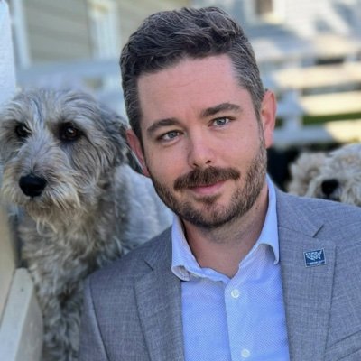 IA state director for @humanesociety & @HSLegFund. Animal policy expert. Animal welfare defender. Urban farmer. Mustache wearer. Tweets are my own opinion.