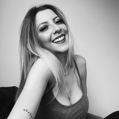 taycomfome's profile picture. só o amor constrói || 🤍