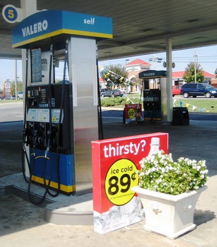 The Xpress Stop Convenience store offers gourmet coffee, cold drinks, snacks and more with high quality Valero gas outside. Also, 3 types of Car Wash out back!