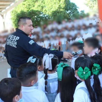 Padre de Familia, Policia Estatal de Seguridad Publica,T.S.U.Paramedico, Lic. en Derecho e Instructor Certificado por SETEC en Nuevo Sistema de Justicia Penal.