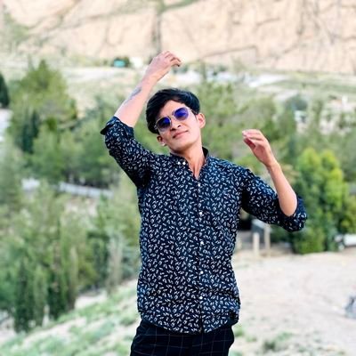 از بهاران کی شود سرسبز سنگ
خاگ شو تا گل برویی رنگ رنگ
سال ها تو سنگ بودی دلخراش
آزمون را یک زمانی خاگ باش