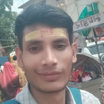 तन पर भगवा और माथे पर त्रिपुंड, गले में रुद्राक्ष और हाथ में त्रिशूल। बड़ें सौभाग्य से मिला है हिन्दू धर्म…. जय_श्री_राम🚩🚩 जय_हिन्दुत्व