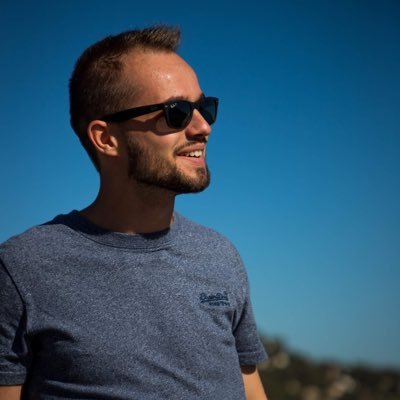 Passionné par les nouvelles technologies, les voyages, ainsi que le football #TeamN26