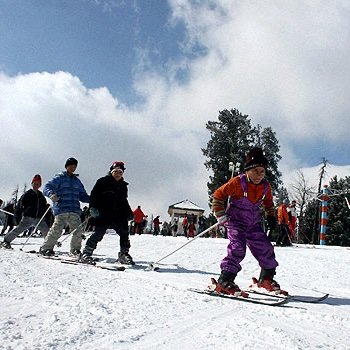 An adventurous initiative by Ministry Of Tourism, a popular skiing institute of India offering adventurous courses since 1987.