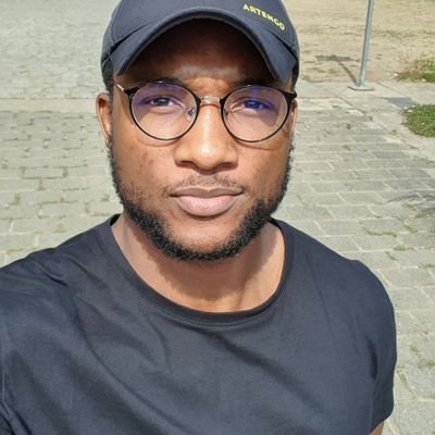 domthegeek's profile picture. ^