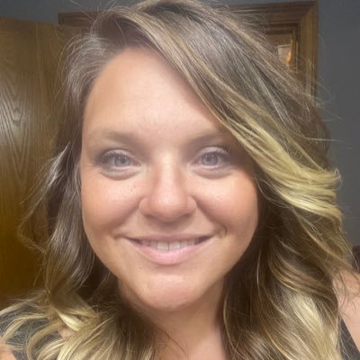mom of three beautiful babies. married to an awesome husband! REALTOR. home interior enthusiast! architectural salvage junky.