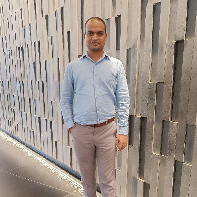 VineetParashar7's profile picture. 🤠