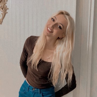 ozgekzlsvri's profile picture. 