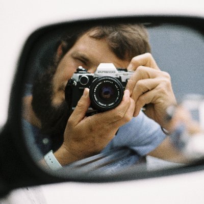 Film photographer focusing on using older manual cameras to capture moments of beauty, space and place. 🙌

https://t.co/VzHUx012aK to shoot.