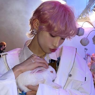 chanheeluvkitty's profile picture. Main!! •| @uvitaleeknow |•
💌｡⁠*ﾟ⁠+🎀 fan acc