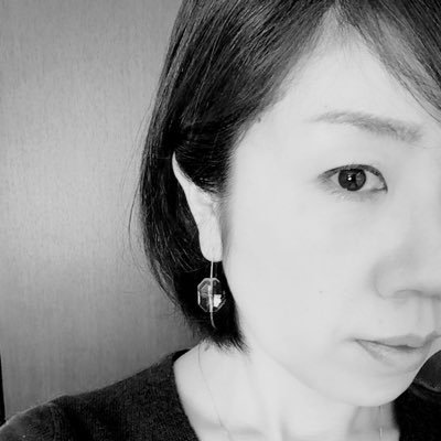 美容師として多くのお客様にアドバイスした経験から、モノの魅力を最大限引き出しコトバしていく記事作成します/現在も幸せのお手伝いブライダルヘアメイクで仕事継続中💄/韓国語学習歴10年以上🇰🇷/お気軽にお問い合わせください! #セールスライター #薬機法