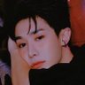 shownuluvbot's profile picture. no one talk 2me im busy thinking abt ##SHOWNU 💭