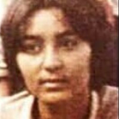 عکس پروفایل من چهره زیبای فرح خرم نژاد ۱۹ ساله در جنگل های مازندران، با اتحادیه کمونیستهای ایران در قیام سربداران، آمل ۵ بهمن ۱۳۶۰ با هدف انقلاب و نه کمتر!