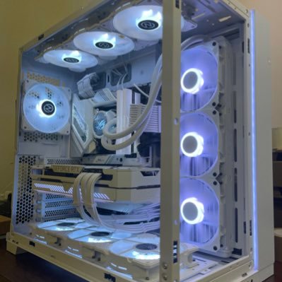 @Eddelta_pc_web の営業マネージャーです。お客様レビュー #EddeltaのPC 販売台数1200台超 ご相談はdmもしくはお電話で対応致します!24時間以内返信 購入後のアフターサポートもDMへ 遠隔支援対応!ホームページ▶️ https://t.co/9C0vR57nJl