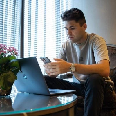 Official account of the Swiss entrepreneur.
📉 professional trader/transforming live 💲 economical through trading.
📈Help new investors, through crypto/forex