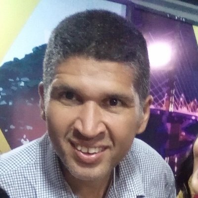 Periodista y comunicador social, 20 años de experiencia en medios multiplataforma. Periodista de @lahoraecuador. Corresponsal de @Unionradionet Vz en Ec.