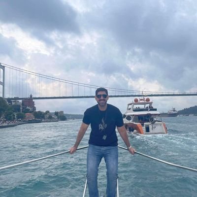 رجل حر احترم كل الآراء على ان لا يكون فيها تجريح أو انتقاص من أحد