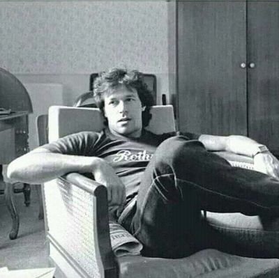 lavendarrrrrrrr's profile picture. Aatankwadi kehti hai sarkar hmein.