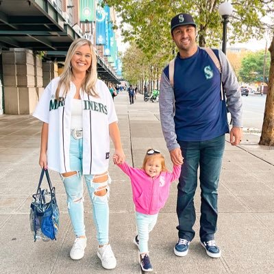 carlyjopeterson's profile picture. 