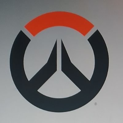 Uma professora de matemática que só quer jogar overwatch. ❤️