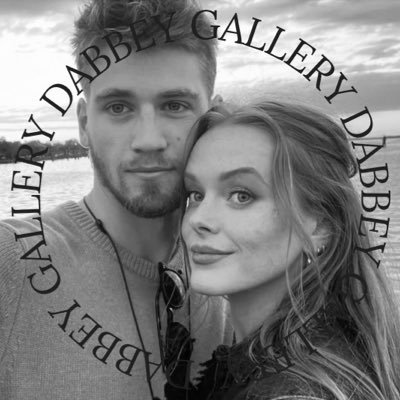 DabbeyGallery's profile picture. 📸 atualizações de Abigail Cowen e Danny Griffin