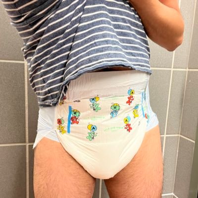 32. ABDL. Gay. New York, NY. Single. Love to travel, eat and wear crinkly diapers. Same name on Instagram. 18+ only