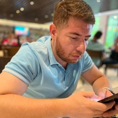 Abogado, por la dignificación de las ciencias jurídicas en la aplicación del derecho.
S:.F:.U:.