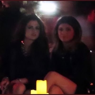 ayoitssd's profile picture. SELENATOR 💚
STAY 🐷🐥🦊🐶🐱🐺🐿🦙
KYLIE FAN 👄
BLINK 🖤💗
BARDI GANG 👠
BARBZ 🦄