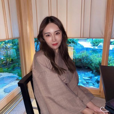 I’m looking for someone who can make me laugh and is intelligent, considerate, and reliable.