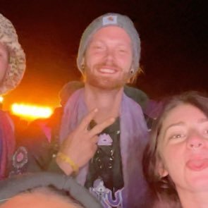 Blast off with no seatbelt 🚀 👽 walking on the sun until his MF feet melt 👣☀️ 🙏🏼 👽 WAKAAN 👐🏼