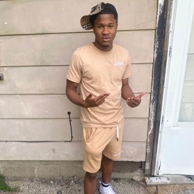 Get Rich Or Die Tryin💰 Take A Risk Or Dream Forever💯 OTM Vatos Gang☪️Follow me on Insta:Otm_zellyy