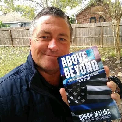 RobertW60896370's profile picture. I pray for all the people in Florida to get safe🇺🇸🇺🇸🇺🇸