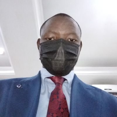 Gédéon Sambia, Infirmier des hôpitaux et étudiant en médecine humaine dans une université de la ville, le fondateur de l'entreprise SAMBIA-Agro..