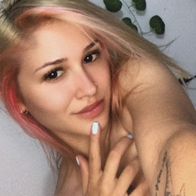 Just another crazy 22 year old girl gone wild 🤪 But I promise I’m as sweet as I look 😅 FREE OnlyFans at the link below 💋