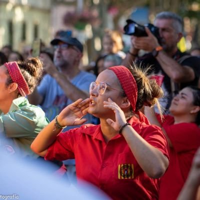 Malalta de castells, amant i cap de colla dels @Xicots 
Defensora de la custòdia compartida, lluitadora per la igualtat.
#SASABSOLUCIÓ