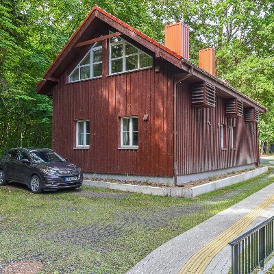 Sengirės kotedžų oficialus puslapis
Kaina vasaros sezonu 120-150 eur (ne mažiau nei 5 naktims)
Kitu metu laiku 70-90 eur
1 kotedže konfortiškai telpa iki 5asm
