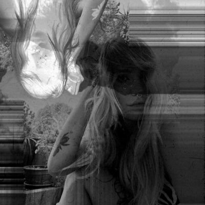 oliviakutxi's profile picture. Schadenfreude is karmic suicide.